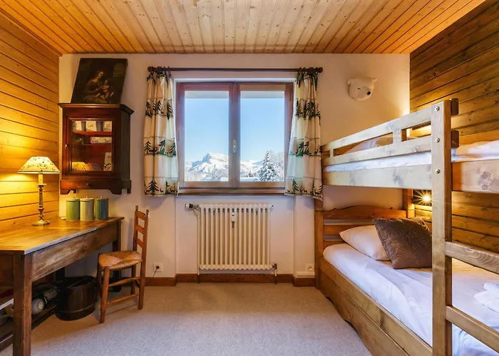 Au Soleil De 750m From - Happy